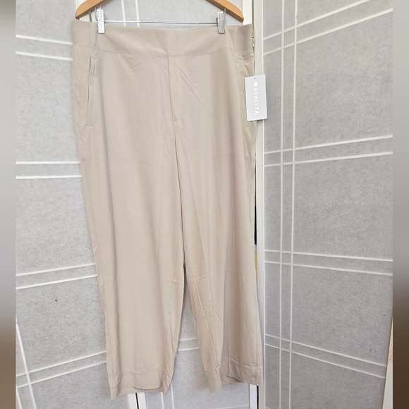 Athleta Cream Ankle Cropped Pants Wide-Leg